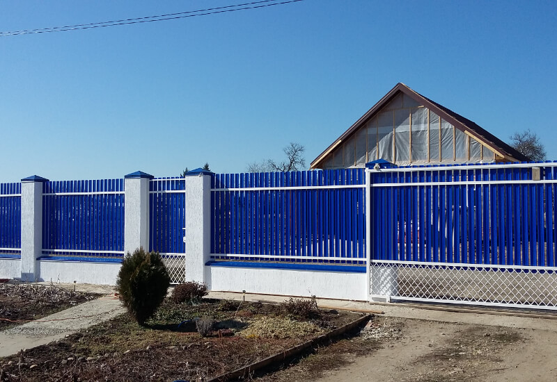Забор из евроштакетника RAL5002 синий ультра, секция горизонт в Талдыкоргане фото 1